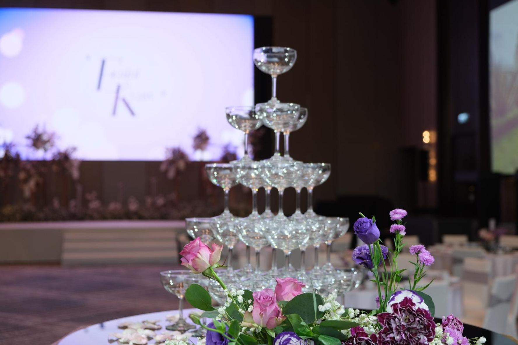 Chatrium Grand Бангкок Экстерьер фото Champagne fountain