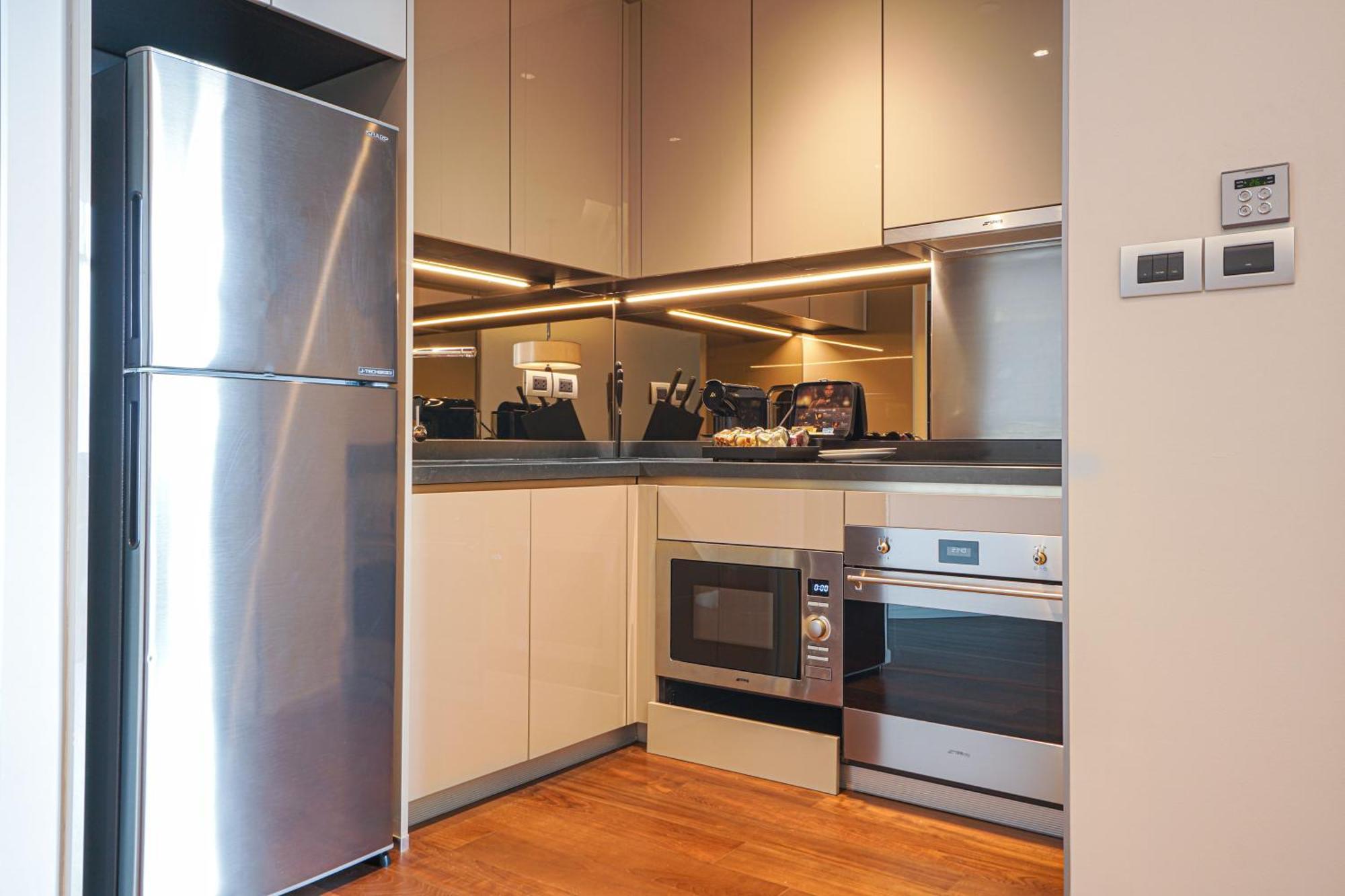 Chatrium Grand Бангкок Экстерьер фото A modern kitchen